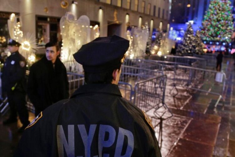 Policía de NY se prepara para detectar borrachos al volante durante fiestas decembrinas