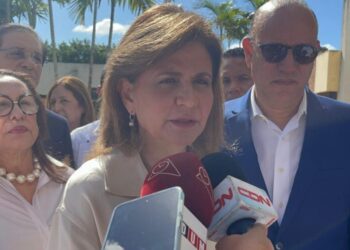 Vicepresidenta asegura renuncia de funcionarios del gobierno ya se había conversado