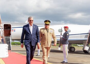 Presidente Abinader regresó esta tarde de Qatar