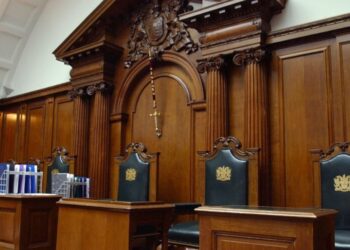 Cadena perpetua a padre y madrastra por el asesinato a golpes de niña británica de 10 años