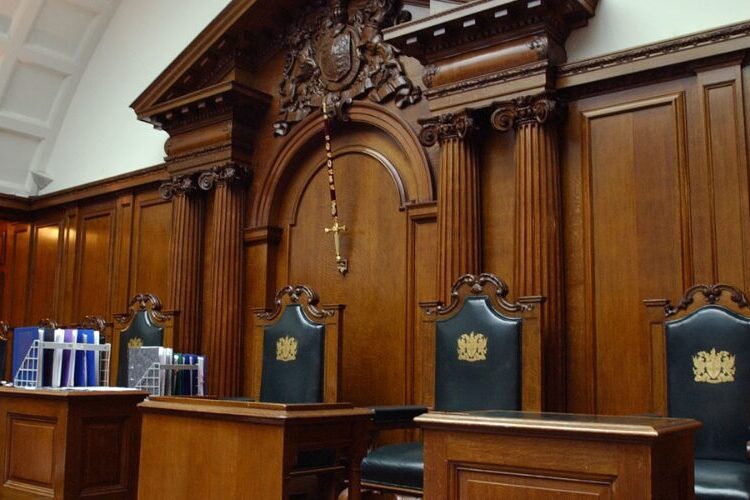 Cadena perpetua a padre y madrastra por el asesinato a golpes de niña británica de 10 años