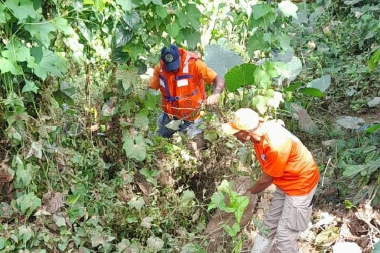 Autoridades buscan hombre arrastrado por las aguas del río La Leonora en Yamasá