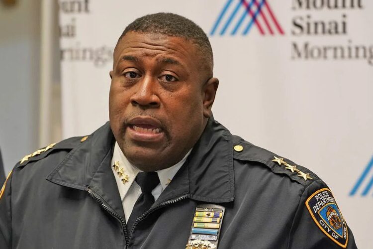 Dimite el jefe de la Policía de Nueva York acusado de exigir sexo a una subordinada