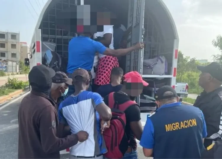 Migración ha deportado a más de 76,000 indocumentados desde comienzos de octubre