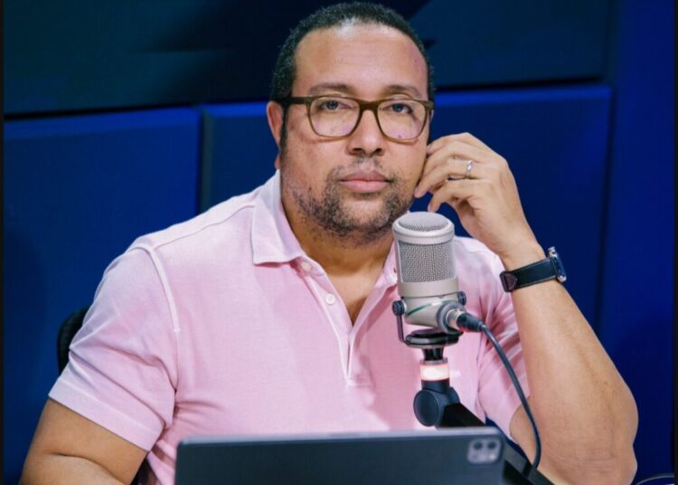 Eliseo Almánzar pide al gobierno “aterrizar y revisarse” para relanzar su forma de comunicar