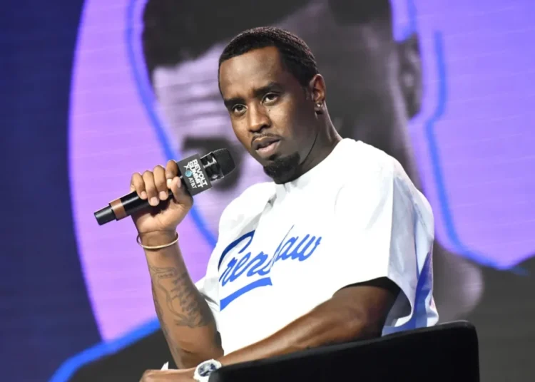 Una mujer demanda a Jay-Z y a Sean Combs por haberla violado cuando tenía 13 años