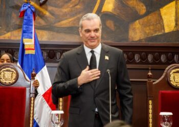 Presidente Abinader insta a dominicanos a soñar junto a el por crecimiento del país