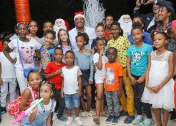 Ayuntamiento de Los Alcarrizos da la bienvenida a la navidad