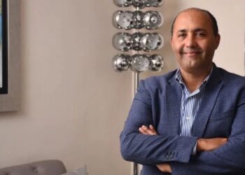 Charles Sánchez critica al Minerd por licitación de autobuses eléctricos sin incluir los cargadores