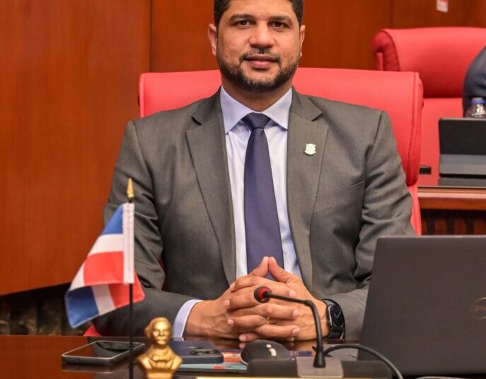 Senador Gustavo Lara llega a NY para sostener encuentros con la comunidad del exterior