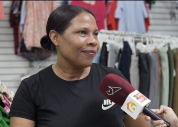 Comerciantes reportan un aumento en las ventas por la temporada navideña