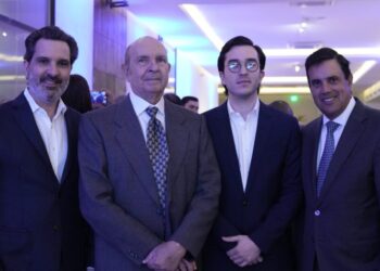 INFADOMI reconoce a tres visionarios de la industria farmacéutica del país