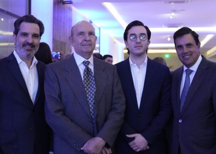 INFADOMI reconoce a tres visionarios de la industria farmacéutica del país