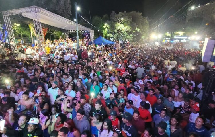 Éxito rotundo en las fiestas populares de Los Alcarrizos