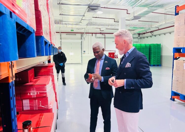 Embajada de RD en Arabia Saudita promueve oferta exportable del país en comercios de Riad