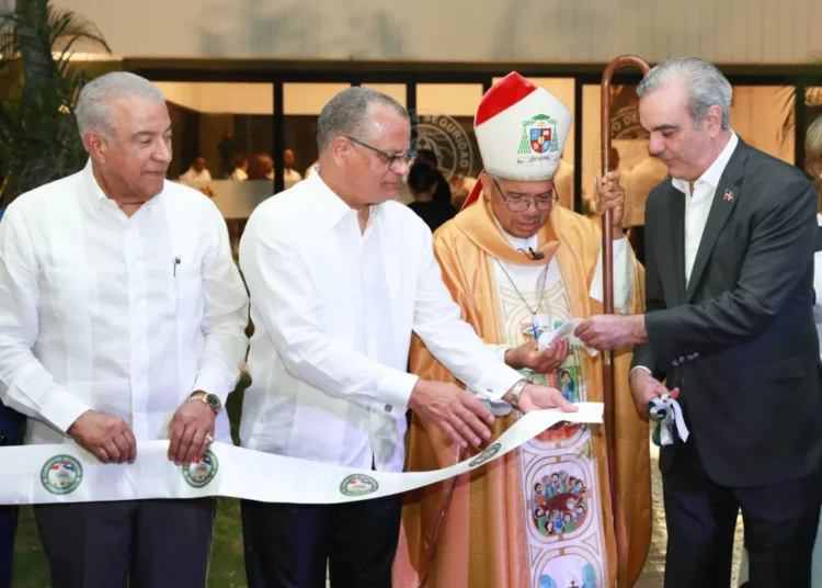 Presidente Abinader inaugura capilla del CUSEP