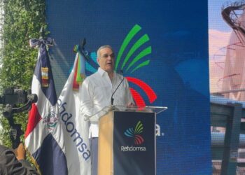 Abinader destaca la importancia de las cuatro nuevas esferas de barriles de GLP de Refidomsa