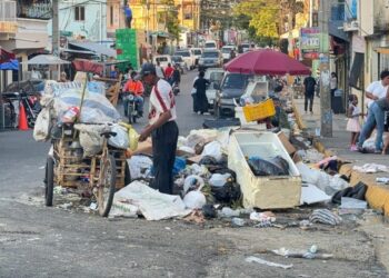 Residentes afirman “Cristo Rey está lleno de basura”; hacen llamado a autoridades
