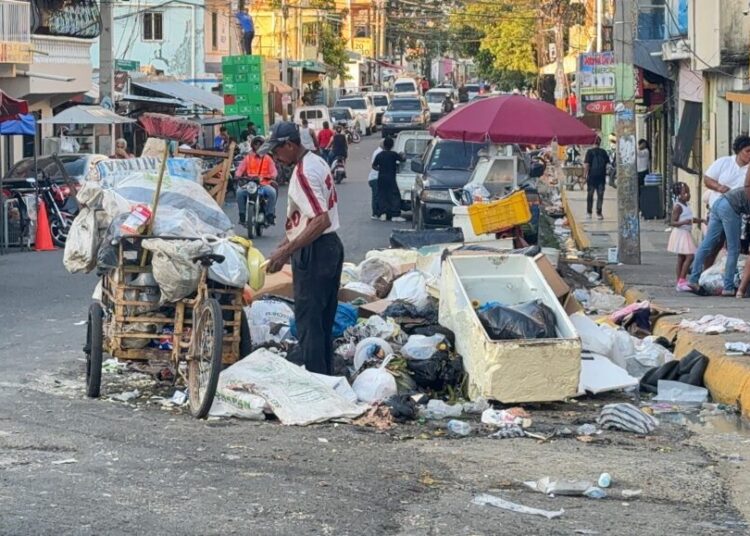 Residentes afirman “Cristo Rey está lleno de basura”; hacen llamado a autoridades