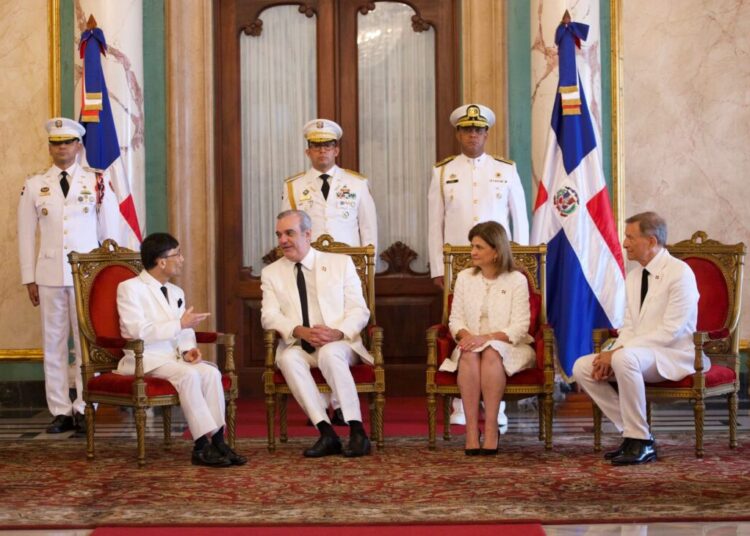 Siete nuevos embajadores presentan Credenciales en el Palacio Nacional