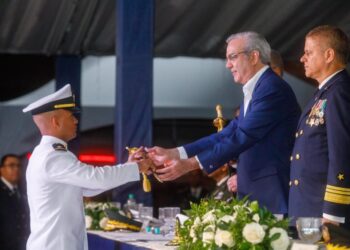 Abinader encabeza graduación Septuagésima Tercera Promoción de Damas y Caballeros Guardiamarinas