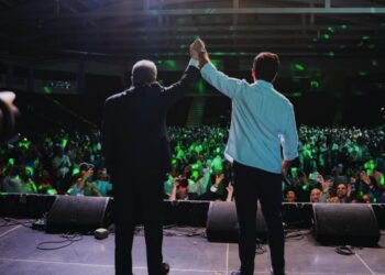 Leonel y Omar encabezan agasajo a dirigentes de FP