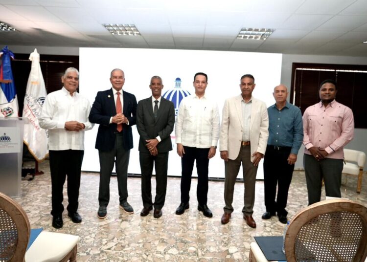 Energía y Minas imparte charla sobre energía térmica y seguridad energética