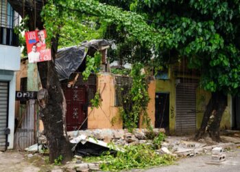 Tragedia en Villa Juana: Niña de 12 años fallece y dos permanecen hospitalizadas tras colapso de vivienda abandonada