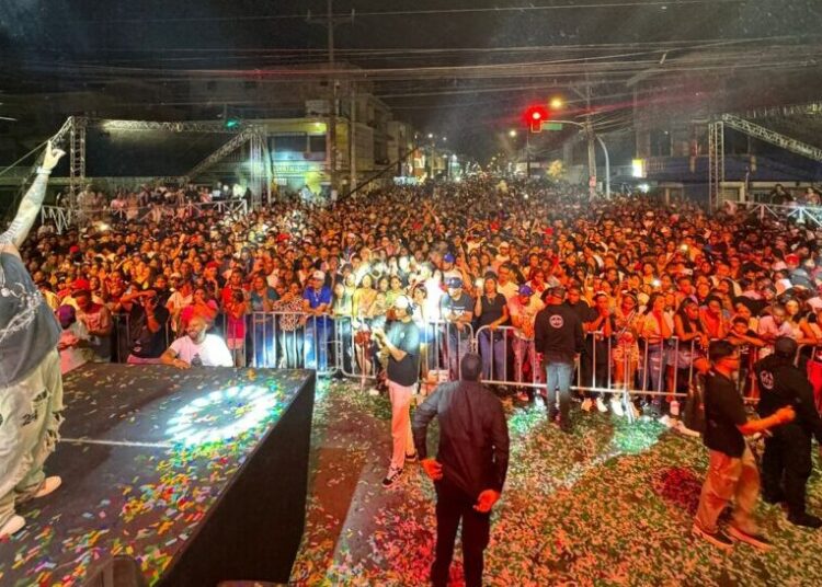 Miles celebran la Navidad con maratónico concierto de “Reconocidos”