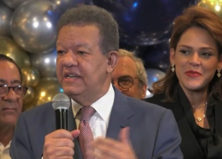 “¡A los 71 años, es pa’ alante que vamos!”, dice Leonel en su cumpleaños