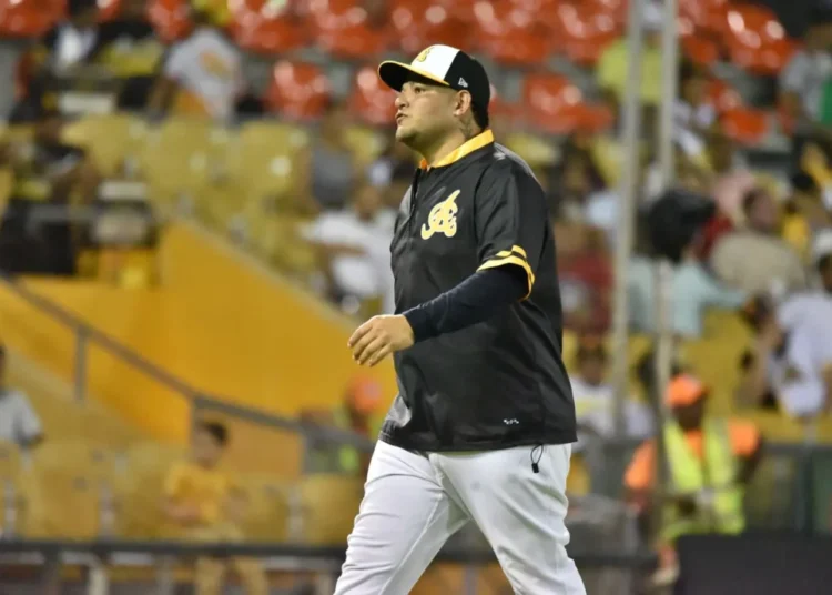 Bajo el mando de Yadier Molina, Águilas destacan con récord de 17-11 y lideran en múltiples categorías