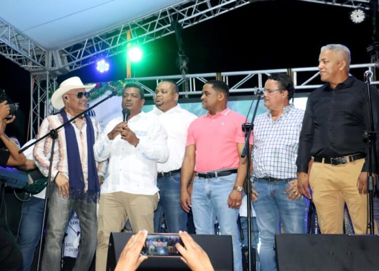 Alcaldía de Los Alcarrizos celebra multitudinaria fiesta navideña con el pueblo