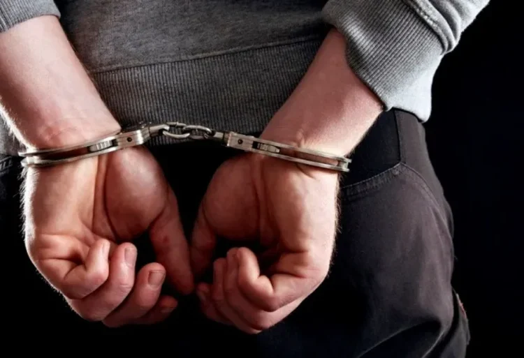 Apresan varias personas por herir a machetazos a señora para robarle 4 mil pesos en Dajabón