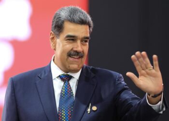 Maduro dice que conformó equipo de asesores para pensar una «gran reforma constitucional»