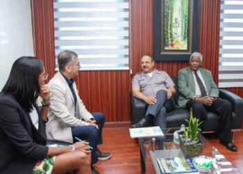 Policía Nacional y CNDH-RD se reúnen para tratar política integral de derechos humanos