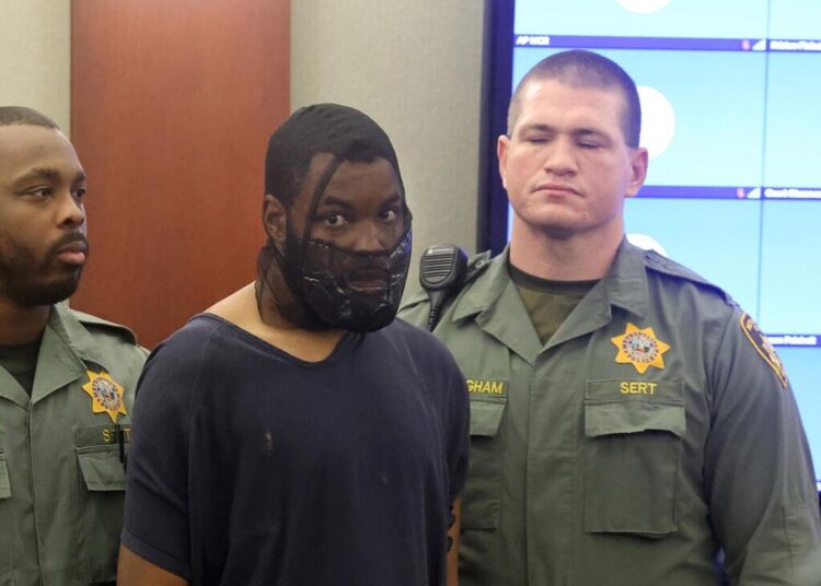 Condenan a 26 años de prisión a hombre que atacó una jueza en EEUU