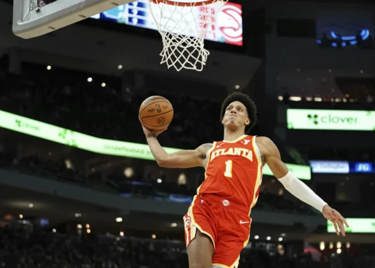 Hawks de Atlanta frenan racha de los Bucks con victoria 119-104
