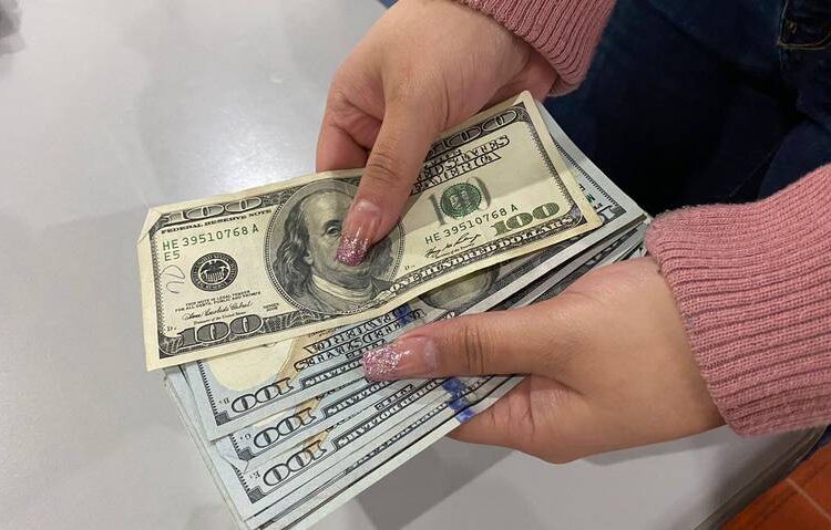 El dólar se cambia este jueves para la venta a 60.61 pesos