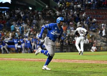 Jonrones de Leyba y Fitzgerald guían a victoria del Licey sobre Escogido