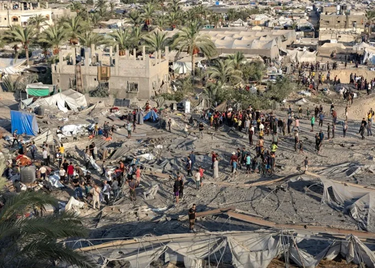Al menos siete muertos en ataque con drones israelíes en zona humanitaria en sur de Gaza