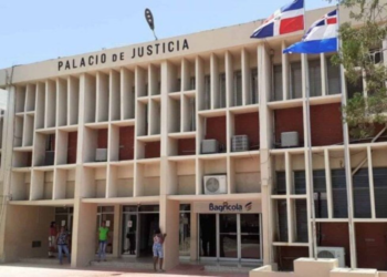 Declaran en rebeldía a profesor acusado de abusar sexualmente de una estudiante de 13 años