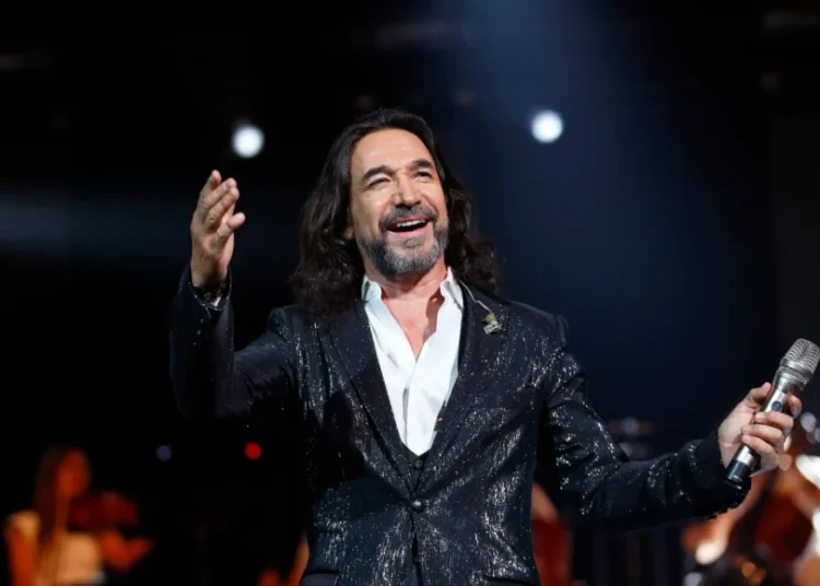Marco Antonio Solís presentará su concierto «Mas Cerca de Ti Tour 2025” en el Estadio Quisqueya