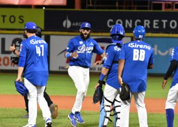 Licey remonta desventaja de seis carreras y vence 8-7 al Escogido