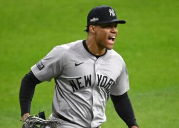 Yankees y Mets elevan sus ofertas por Juan Soto a más de $700 millones