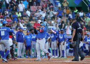 Alfaro, Mejía y Camargo lideran victoria de Licey sobre Escogido