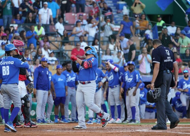 Alfaro, Mejía y Camargo lideran victoria de Licey sobre Escogido
