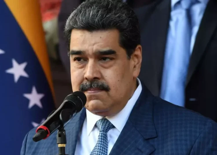 Maduro dice que conformó equipo de asesores para pensar una «gran reforma constitucional»