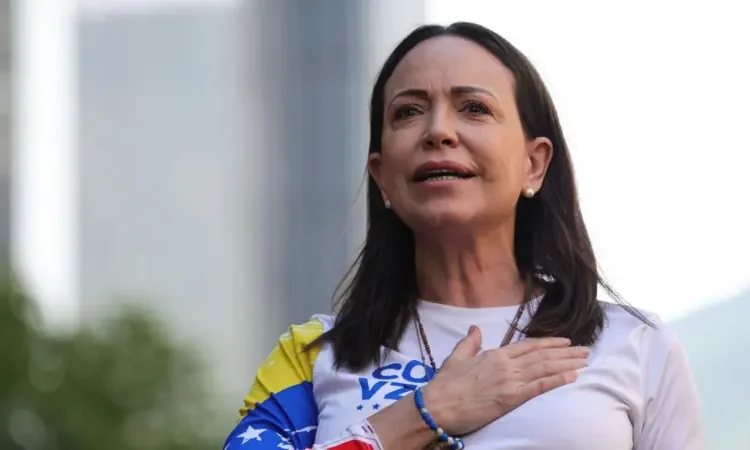 «Hoy Maduro consolida un golpe de Estado», dice María Corina Machado, que descarta por el momento el regreso a Venezuela de Edmundo González