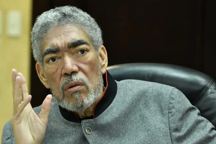 Poder Ejecutivo destituye a Miguel Mejía