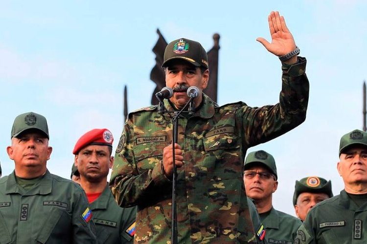 Nicolás Maduro hace llamado a militares: «Venezuela tiene poder para vivir en paz»